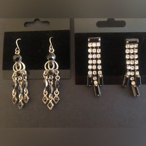 2 pairs of earrings